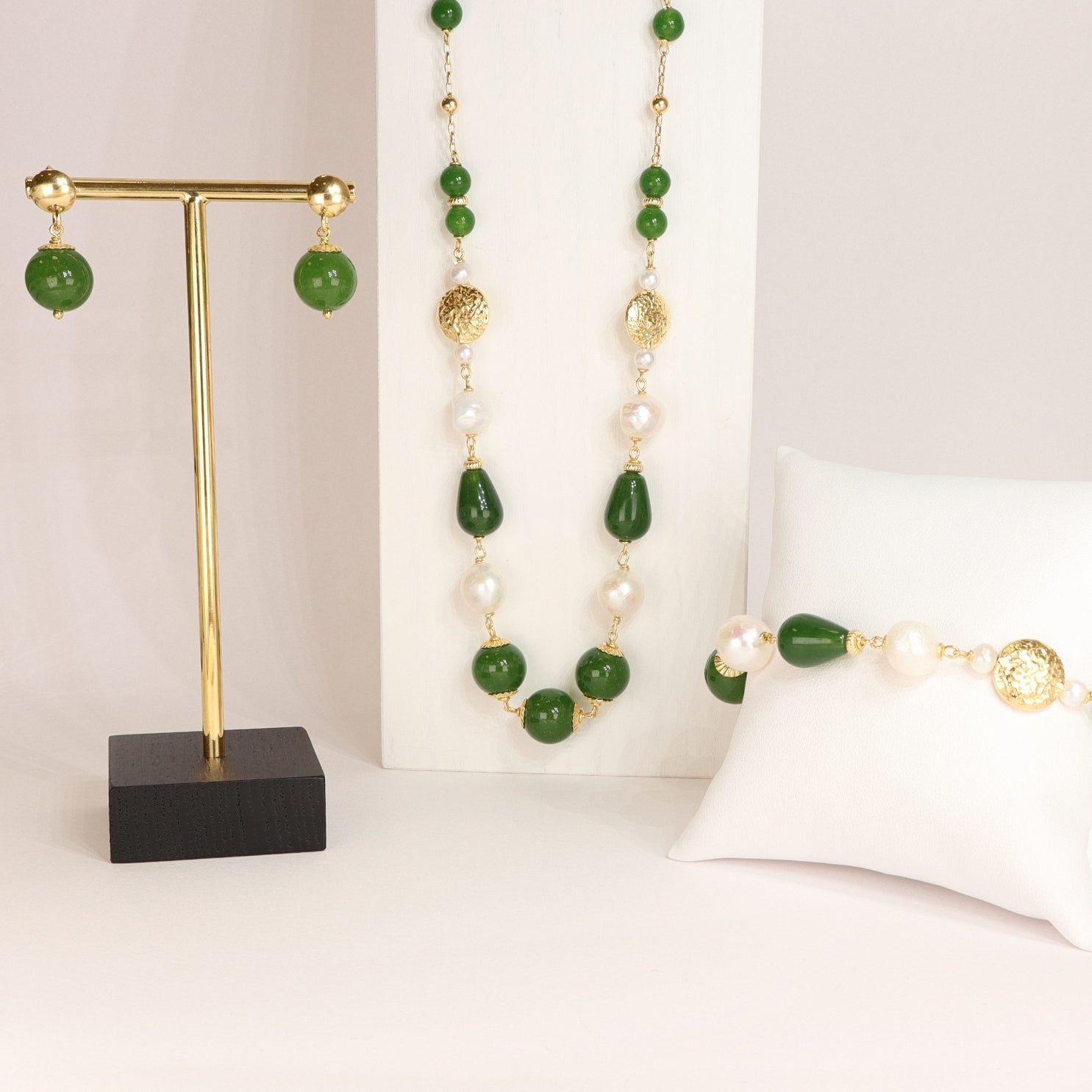 Collana Lunga 50 Pollici In Perle Naturali E Giada - Bianco E Verde, Fatte A Mano
